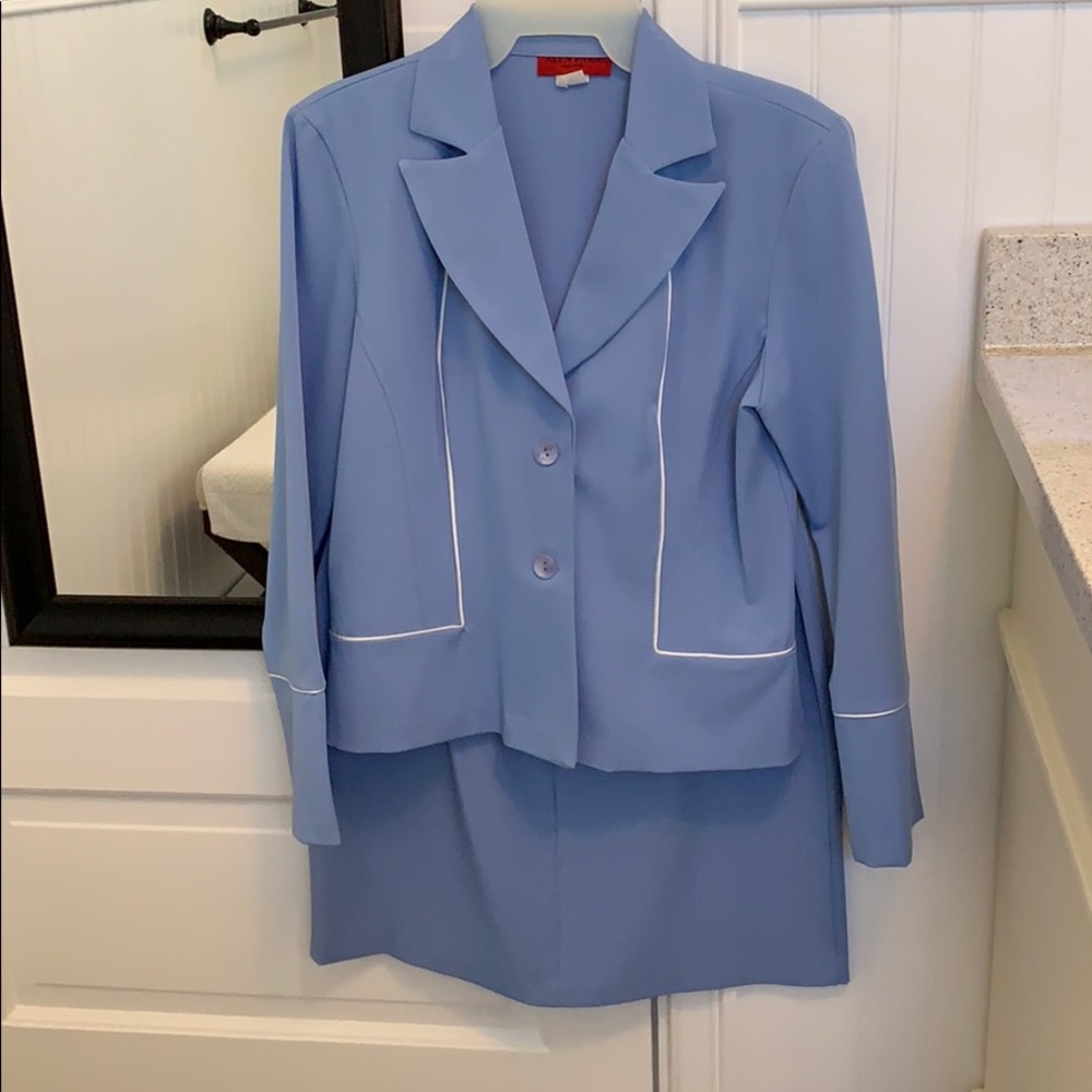 2 pc Jacket & Skirt Ladies size 8